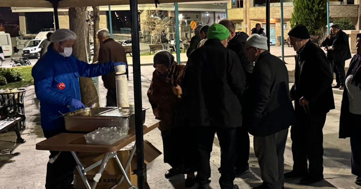 Miraç Kandili’nde irmik helvası ikramı
