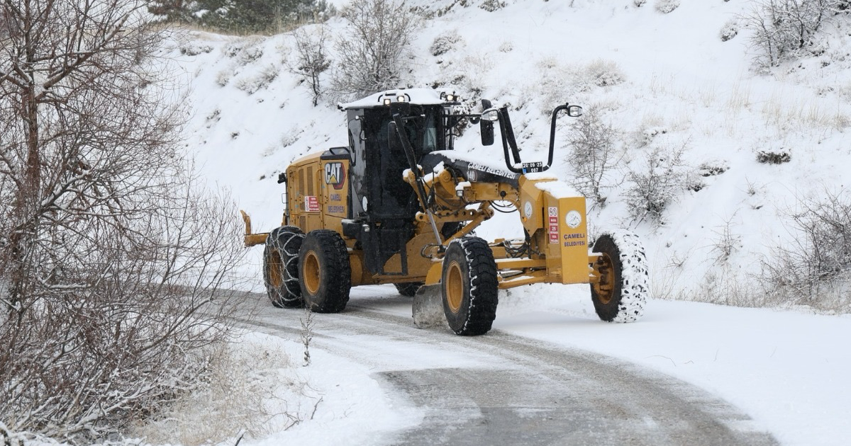 Denizli’nin yüksek ilçelerinde kar mücadelesi sürüyor