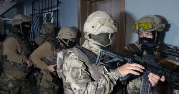 29 ilde FETÖ operasyonu: 63 şüpheli yakalandı