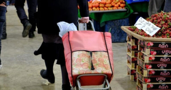 Tüketici güven endeksi 2,3 puan arttı