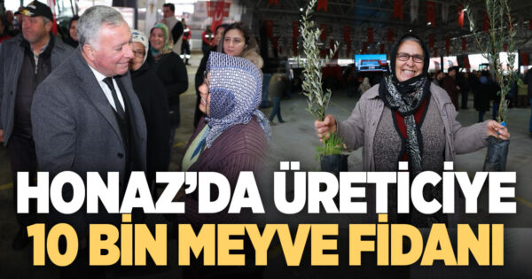 Honaz Belediyesi, üreticiye 10 bin meyve fidanı dağıttı