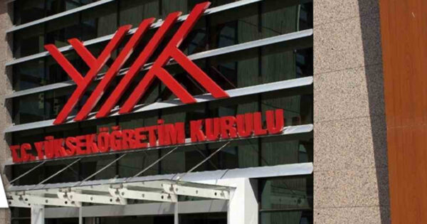 Doğum yapan lisansüstü öğrencilere ek süre imkanı