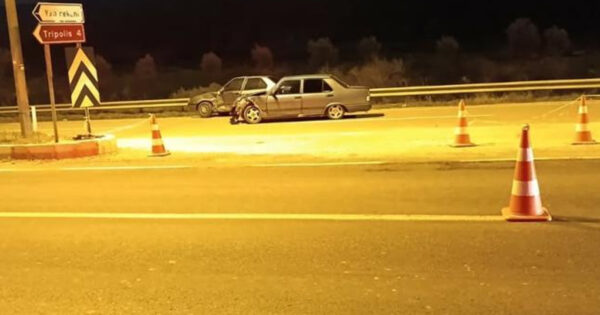 Buldan’da iki otomobil kavşakta çarpıştı; 1 yaralı