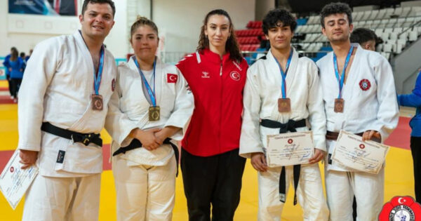 Denizlili judoculardan Türkiye şampiyonluğu