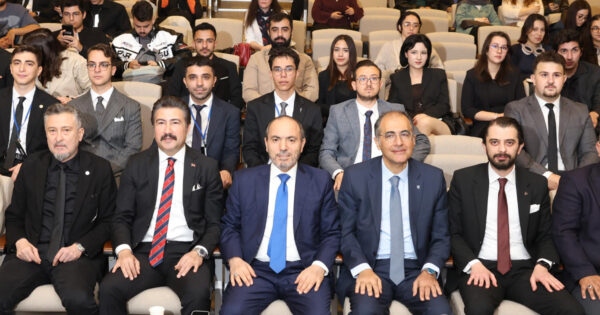 PAÜ’de meclis simülasyonu etkinliği ile genç hukukçular demokrasi deneyimiyle buluştu