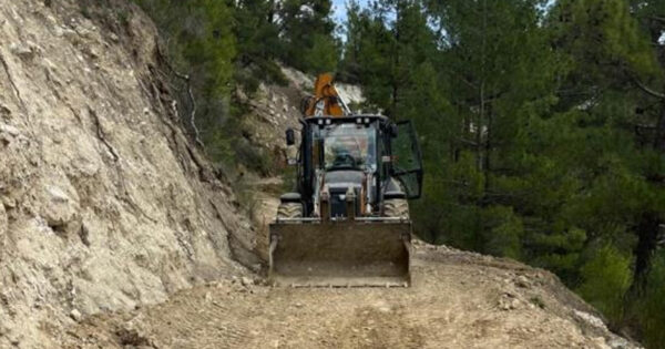Çameli Belediyesi’nden arazi yollarında yoğun mesai