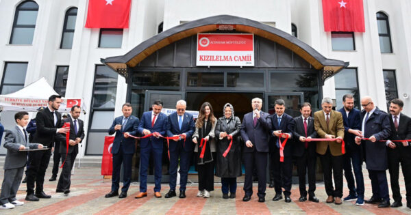 Vali Köşger, Kızılelma Camisi’nin açılışını gerçekleştirdi