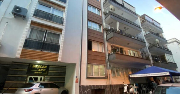 Cam silerken 5. kattan düşen kadın hayatını kaybetti 