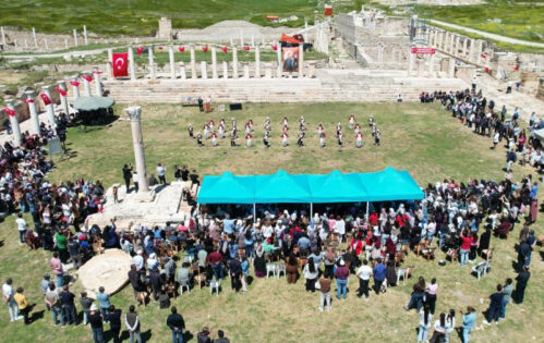 Tripolis Antik Kenti çocukların bayramına ev sahipliği yaptı