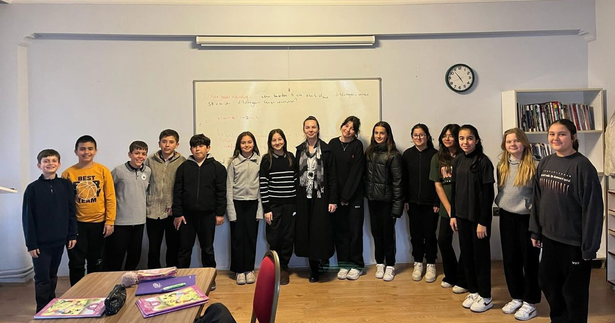 Bozkurtlu öğrencilere yabancı öğretmenden İngilizce dersi