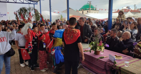 Binlerce yıllık Anadolu geleneği ‘Yağmur Gelini’ Denizli’de yaşatıldı