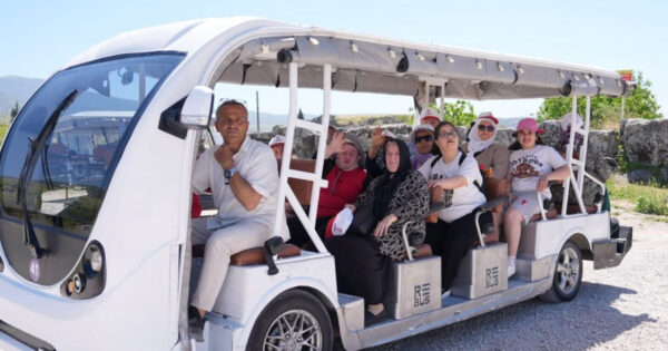 Engelliler ve yakınları beyaz cennet Pamukkale’de buluştu