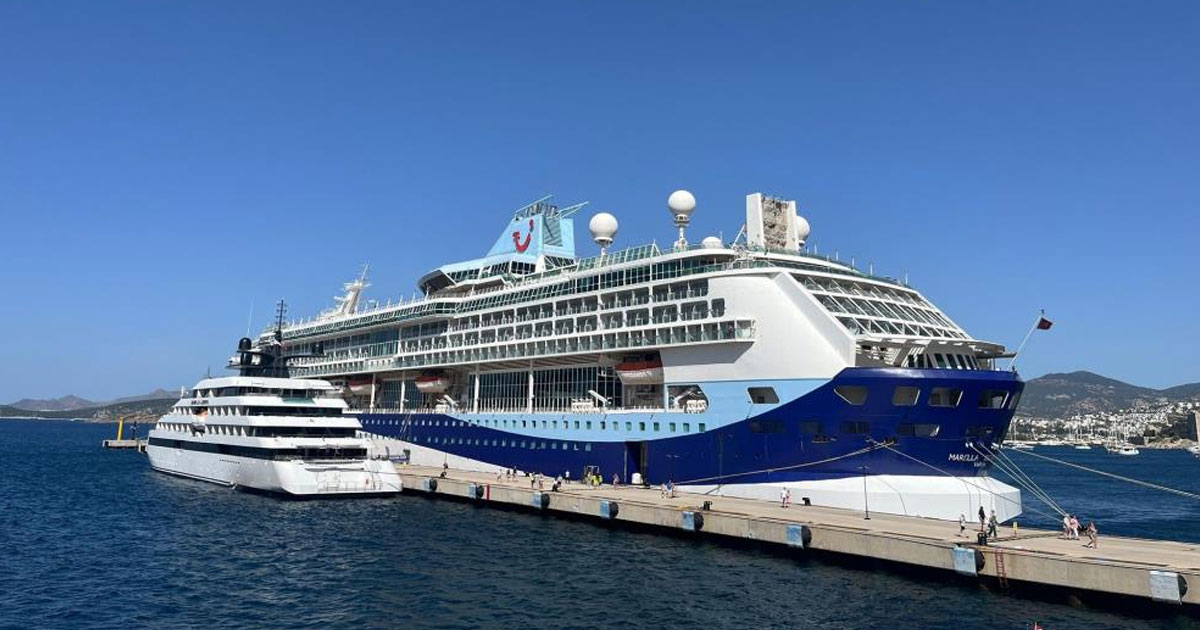 Dev kruvaziyerler Bodrum’a yanaştı
