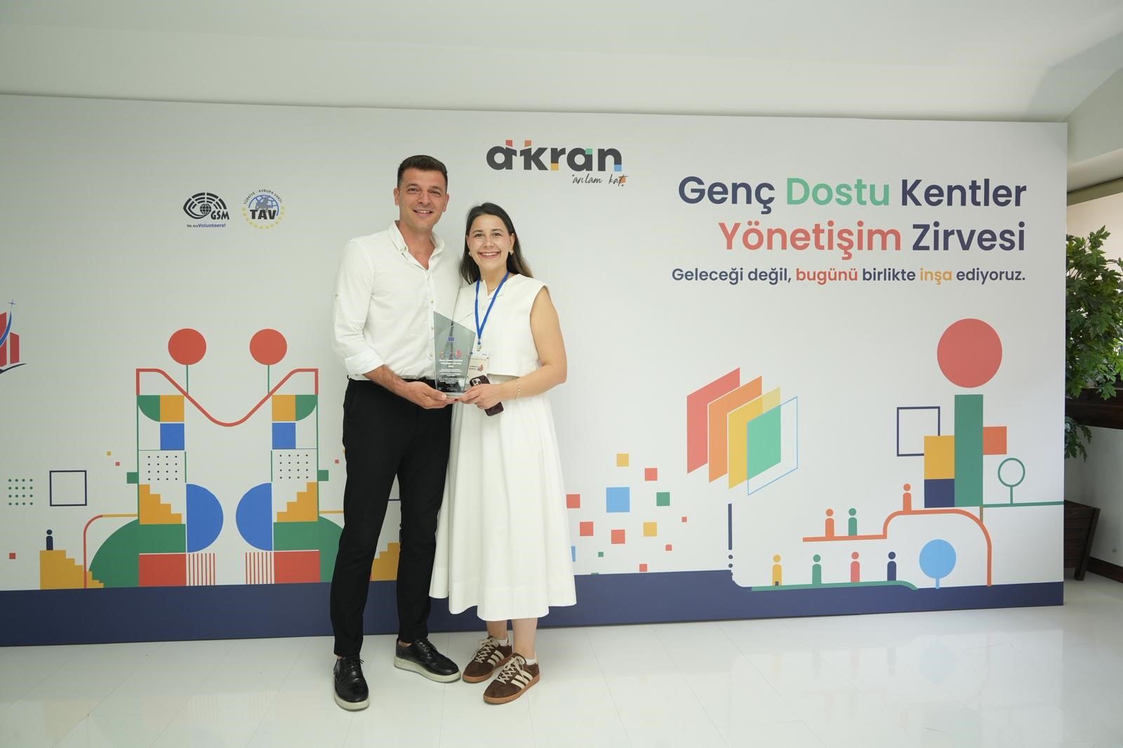 Denizli Büyükşehire 'Genç Dostu Kent: İyi Yönetişim Teşvik' ödülü