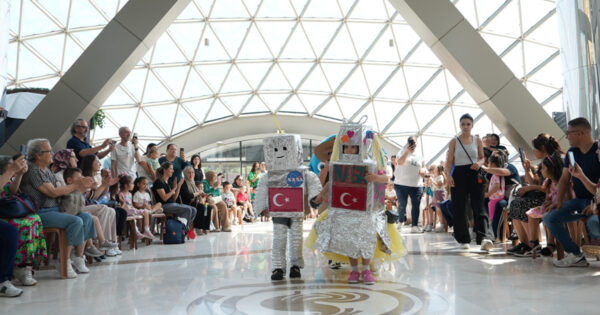 Atölyeden sergiye, fidan dikiminden çevre temizliğine
