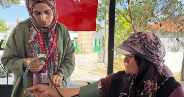 Çal’da sağlıklı yaşam için bilgilendirme standları kuruldu