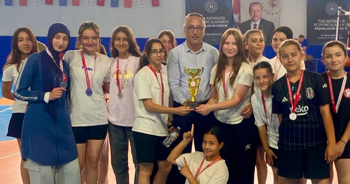 Buldan’da okul sporları voleybol gençler ilçe şampiyonası tamamlandı