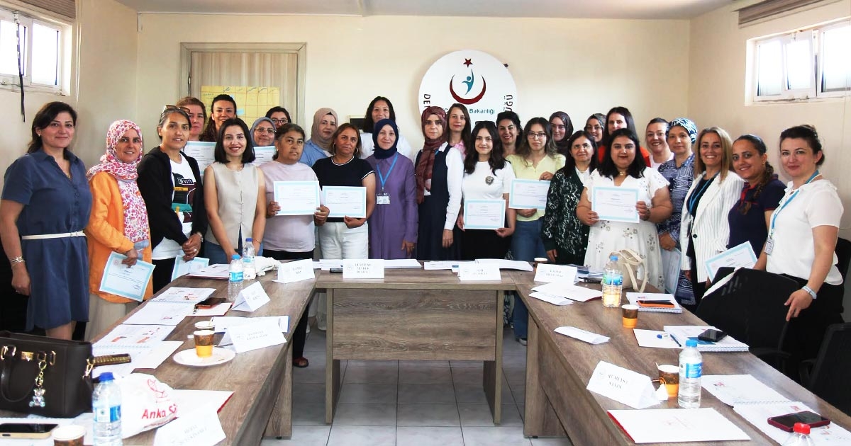 SAĞLIK ÇALIŞANLARINA ANNE SÜTÜ VE EMZİRME DANIŞMANLIĞI