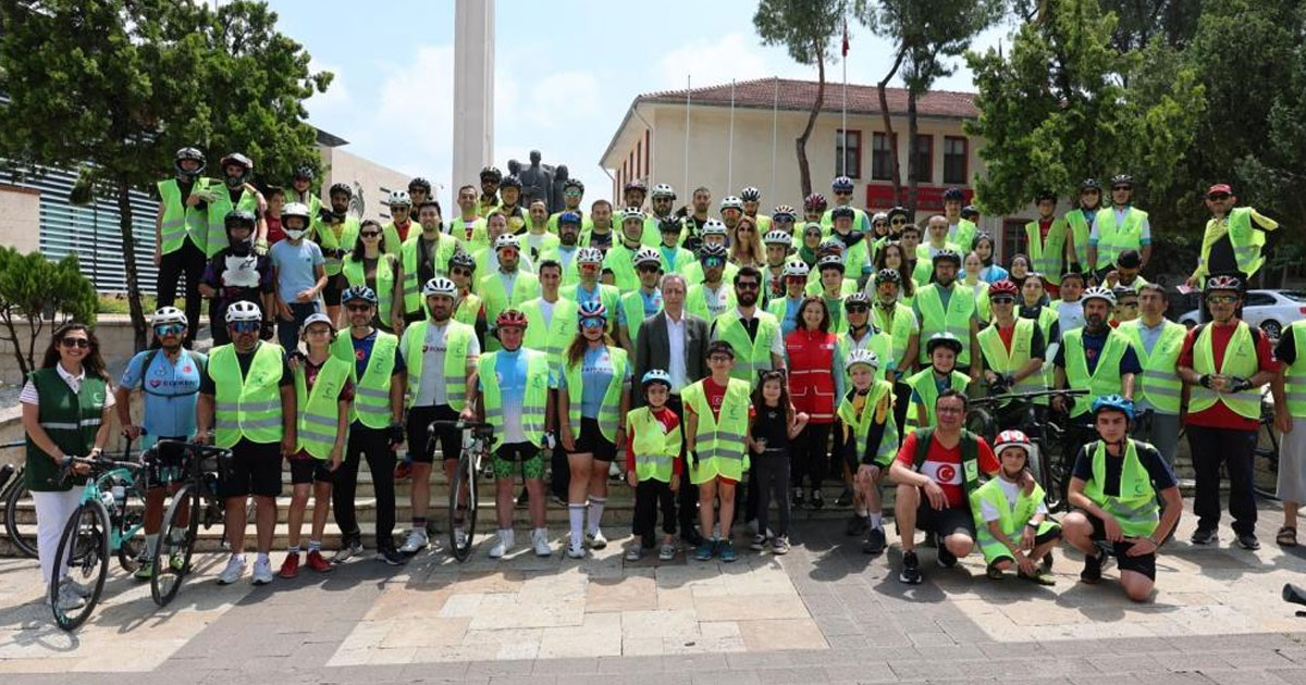 Denizli’de pedallar sağlıklı yaşam için çevrildi