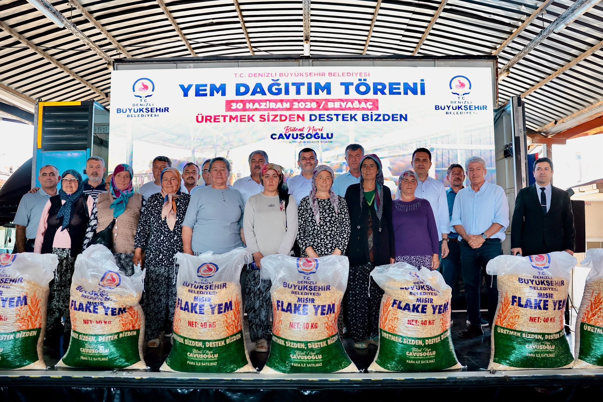 Beyağaçlı 374 üreticiye yem desteği sağlandı