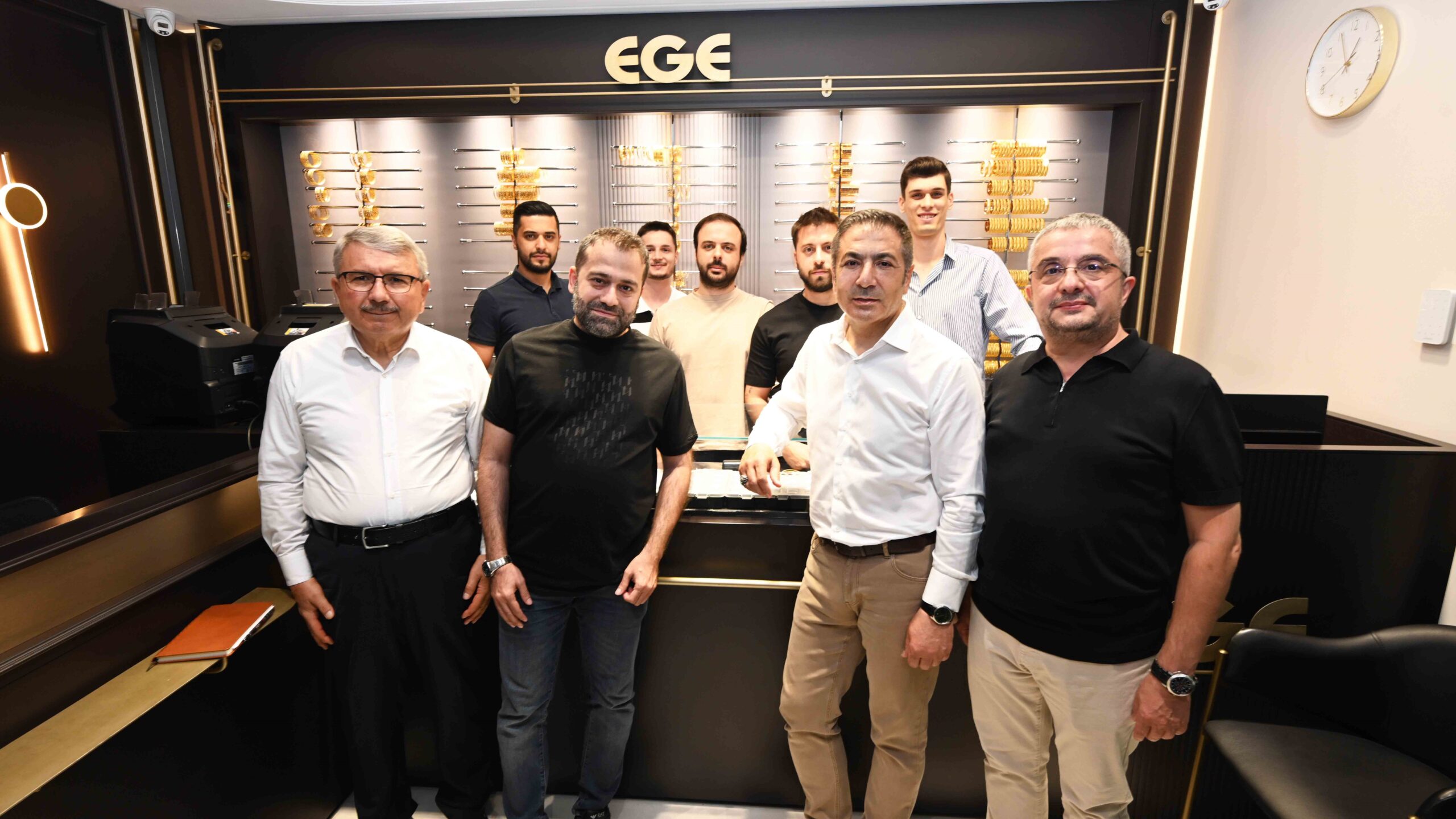 Başkan Erdoğan üye ve esnaf ziyaretlerine devam ediyor