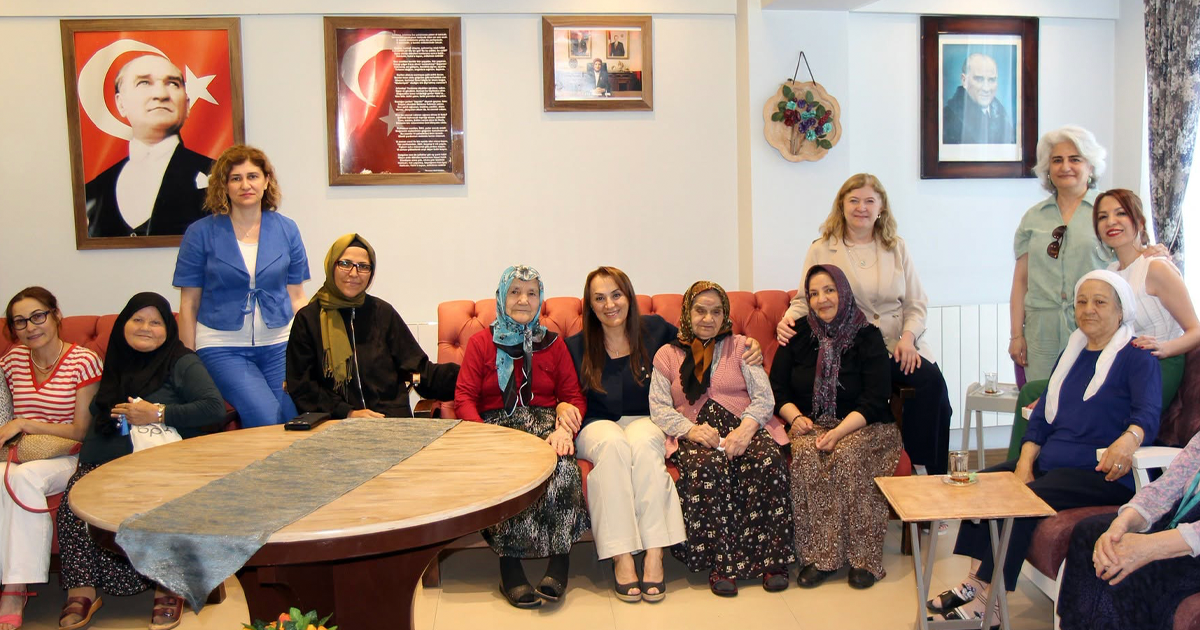 Denizli Huzurevi sakinlerine sağlık ve moral ziyareti