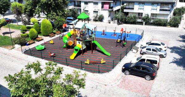 ASMALIEVLER PARKI YENİLENDİ
