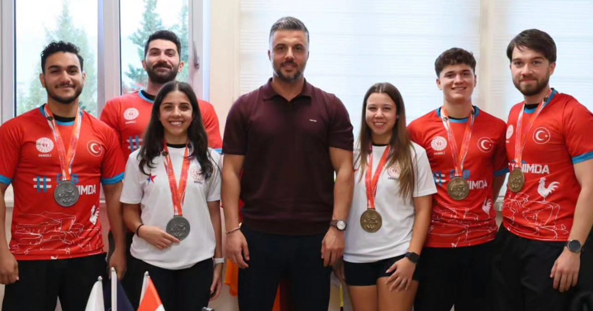 Denizlili vücut geliştirme sporcuları Türkiye Şampiyonası’ndan madalyalarla döndü