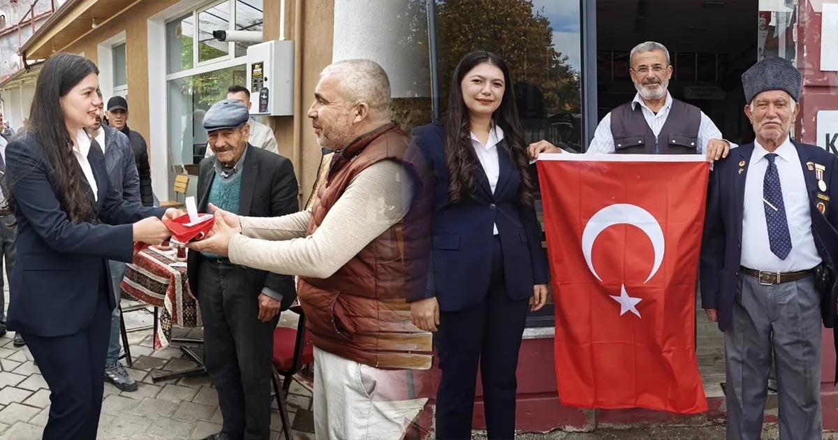 BAKLAN’DA ESNAFA TÜRK BAYRAĞI DAĞITILDI