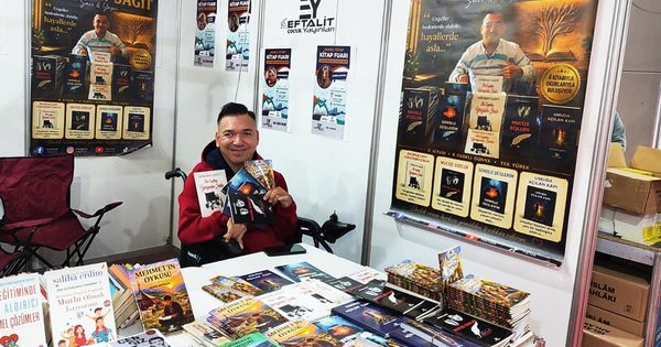 ENGELSİZ YAZAR OKURLARIYLA BULUŞTU
